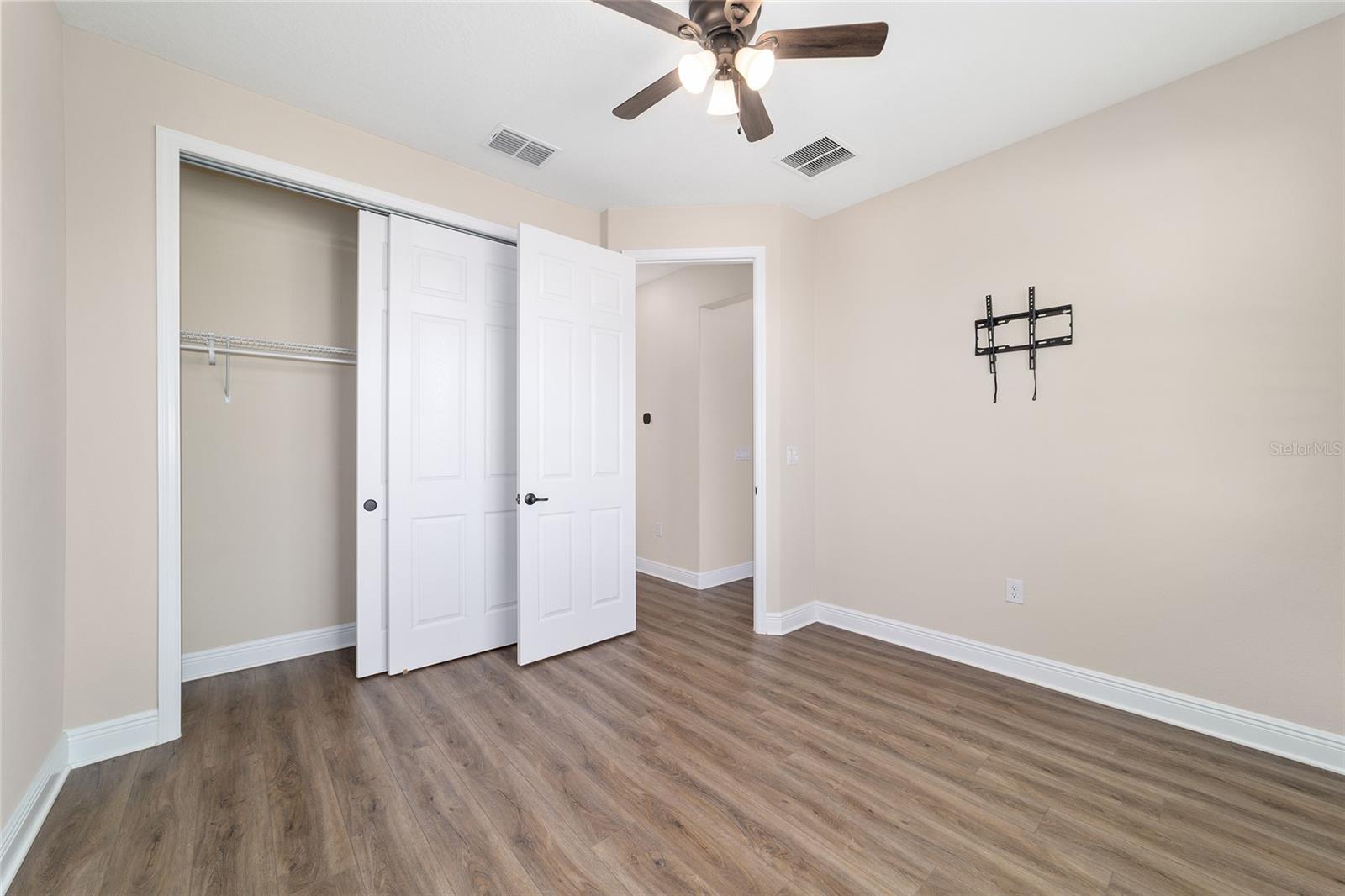 ON TOP OF THE WORLD - Residential