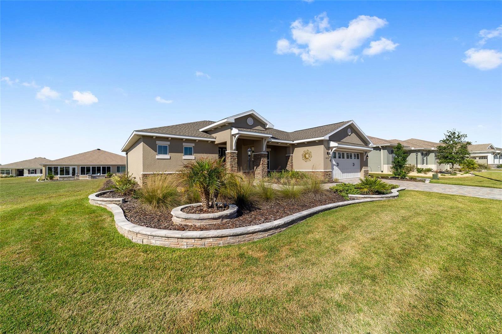 ON TOP OF THE WORLD - Residential