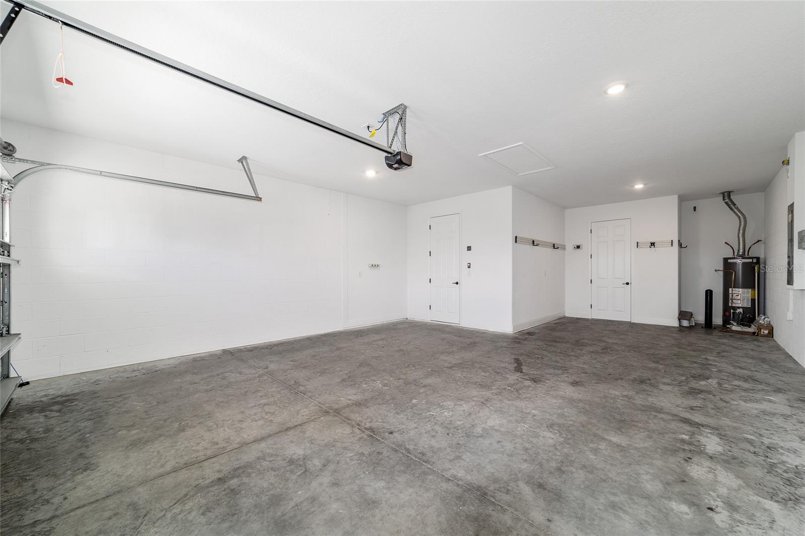 ON TOP OF THE WORLD - Residential