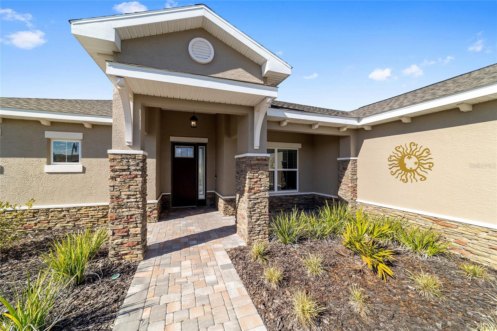 ON TOP OF THE WORLD - Residential