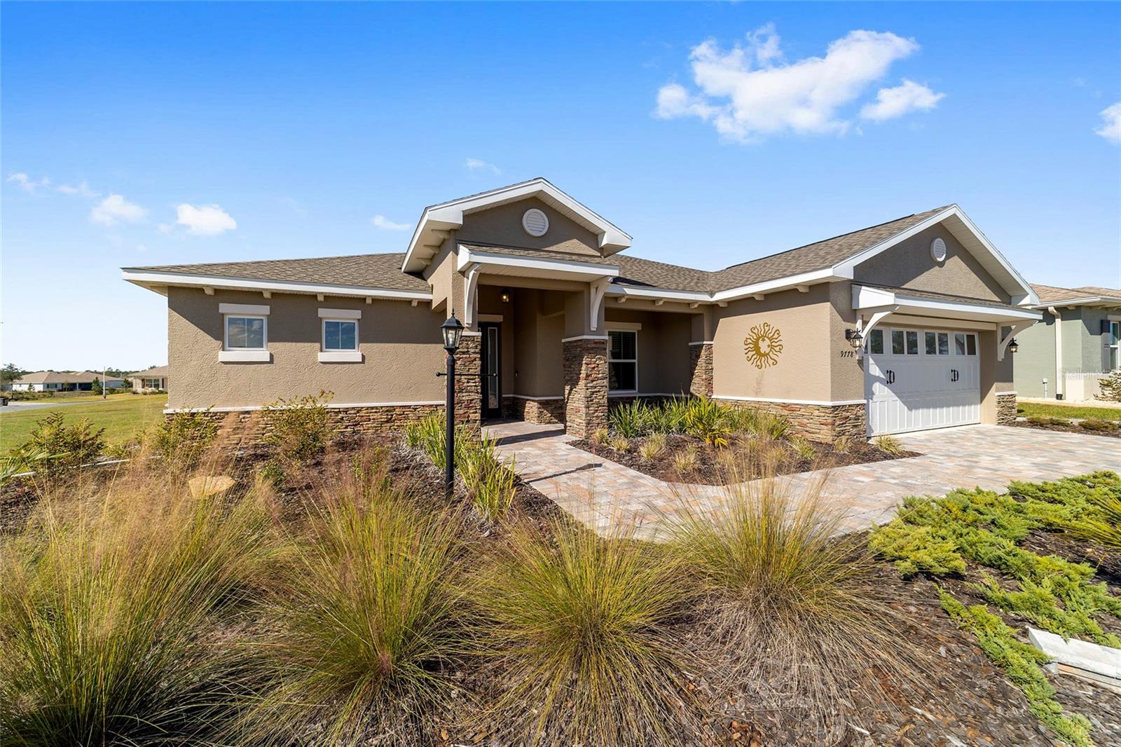 ON TOP OF THE WORLD - Residential