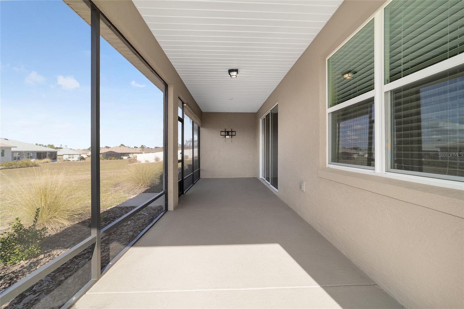 ON TOP OF THE WORLD - Residential