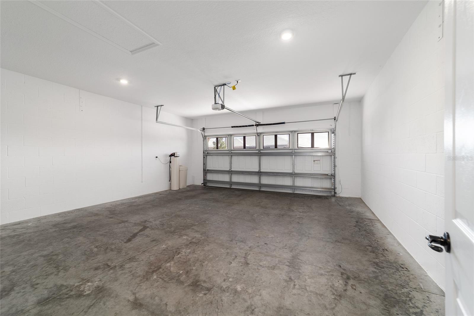 ON TOP OF THE WORLD - Residential