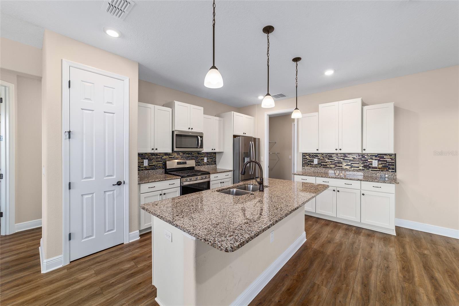 ON TOP OF THE WORLD - Residential