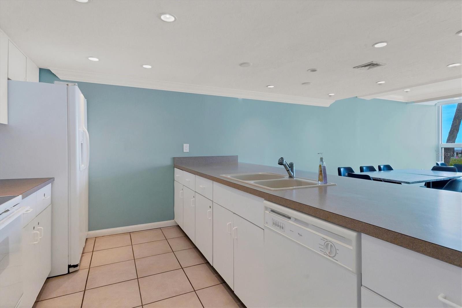 ARBOMAR APTS - Residential Lease