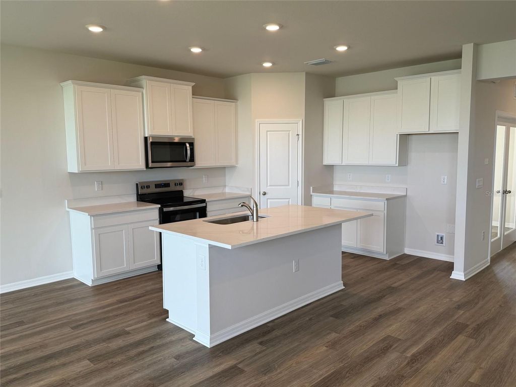 Photo of 5623 Silver Moonlight Drive, Palmetto, FL 34221 (MLS # A4647019)