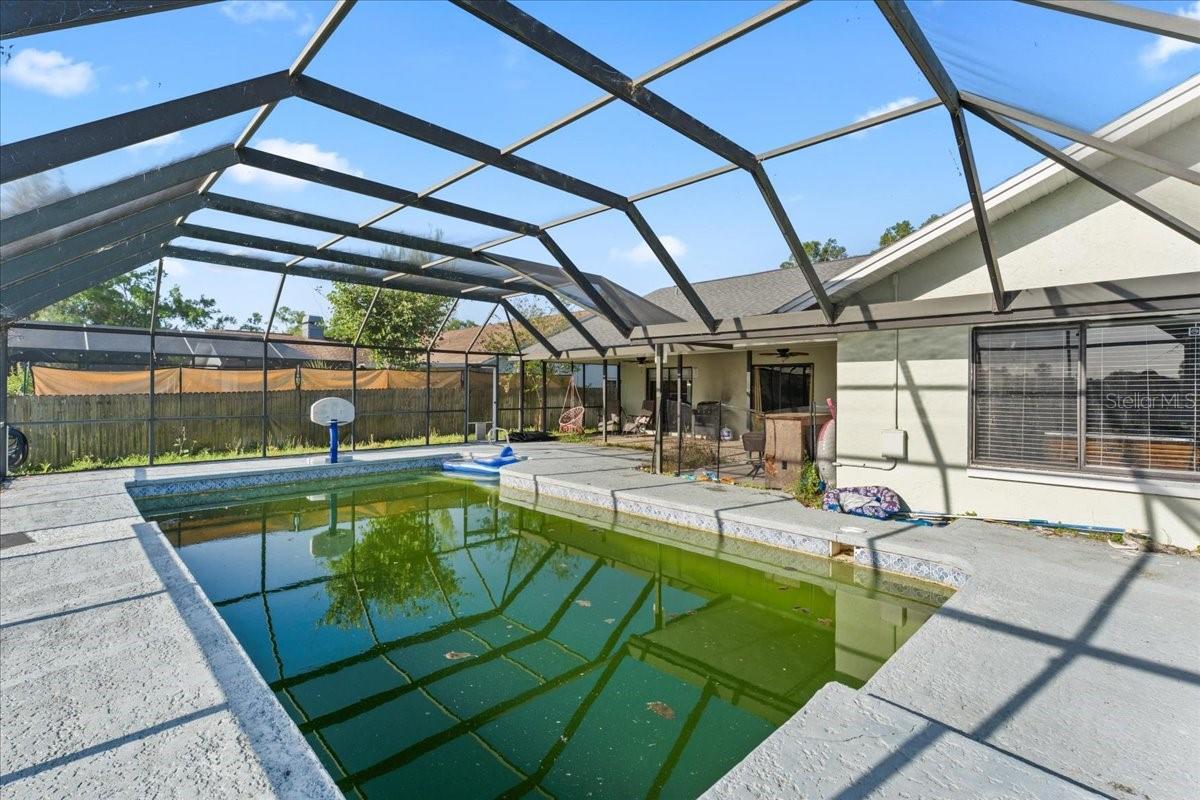 STRATFORD - Residential