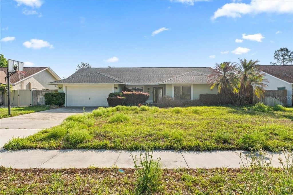 Photo of 905 Stratford Manor Drive, Brandon, FL 33510 (MLS # TB8491880)