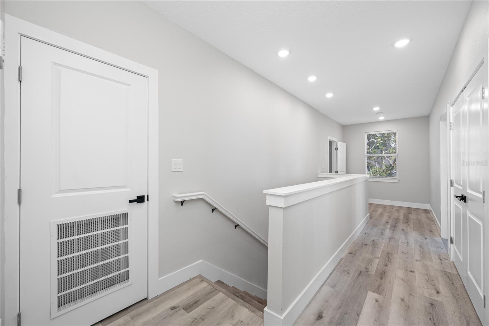 PASADENA TERRACE - Residential