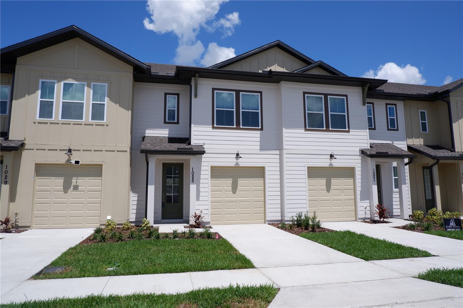 TOWNHOUSE FOR RENT. Schedule a showing for this beautiful, brand-new 3-bedroom, 2.5-bathroom home with a 1-car garage. Located in The Enclaves at Festival in the sought-after Champions Gate area, just minutes from Walt Disney World, shopping, dining, and major highways. Enjoy easy access to I-4, SR 429, and SR 417.
The first floor features an open-concept layout with a spacious great room and a modern kitchen equipped with stainless steel appliances, quartz countertops, and ample cabinetry. Upstairs, the master suite offers a large walk-in closet and an oversized bathroom. Two additional bedrooms share a full bath, and the laundry room is conveniently located on the same level.
Lawn care is included, along with access to resort-style amenities such as a sparkling pool, mini golf, splash park, and fitness center. Quick rental approval process. Do not miss this opportunity. Schedule your showing today.