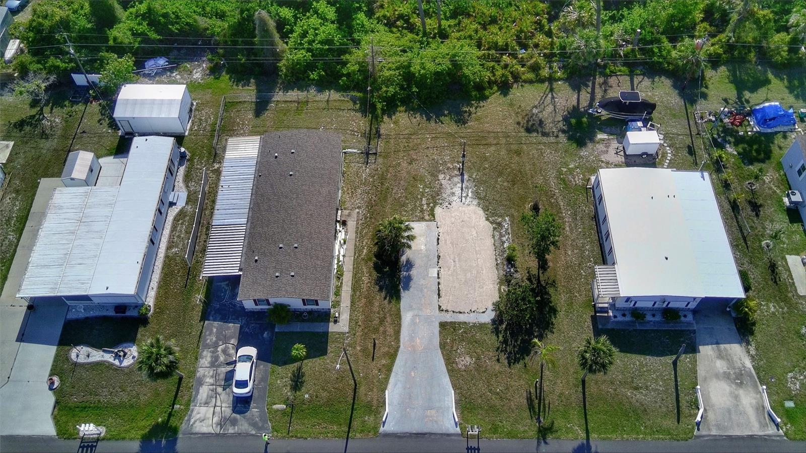 HOLIDAY MOB ESTATES 1ST ADD - Land