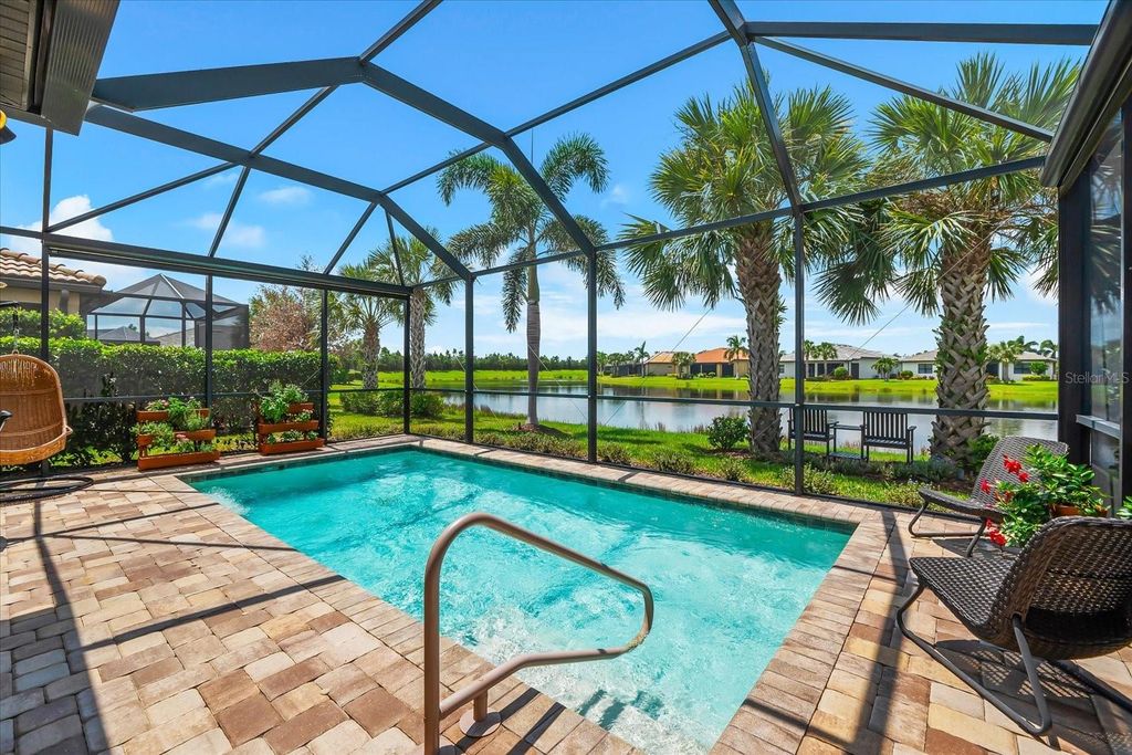 Photo of 7612 Kirkland Cove, Bradenton, FL 34202 (MLS # A4662412)