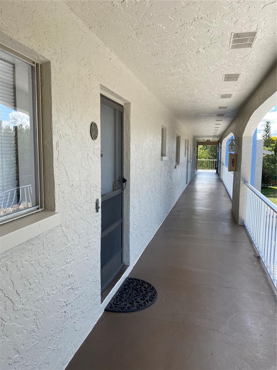 215 VALENCIA BOULEVARD 303