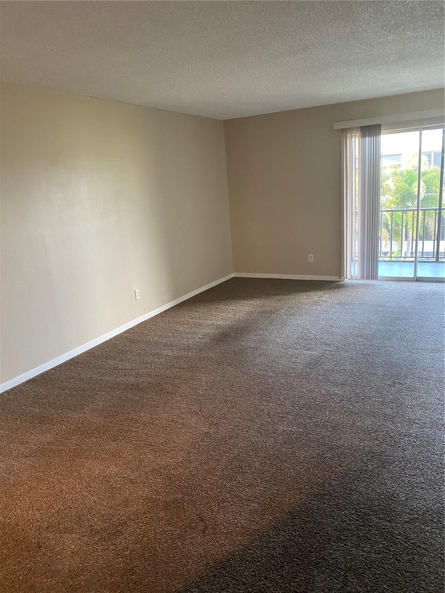 215 VALENCIA BOULEVARD 303