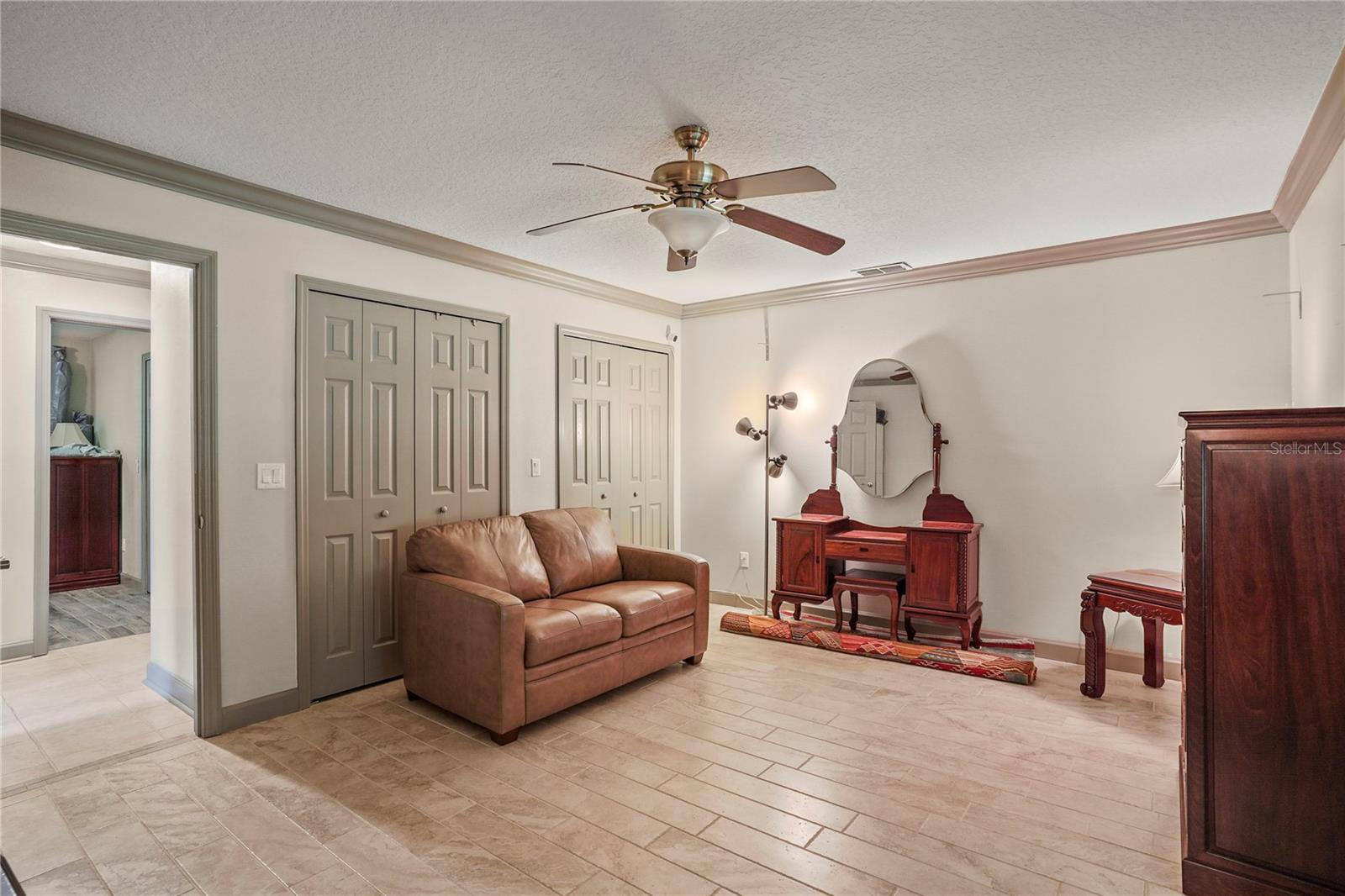 RIVER RETREATS - Residential