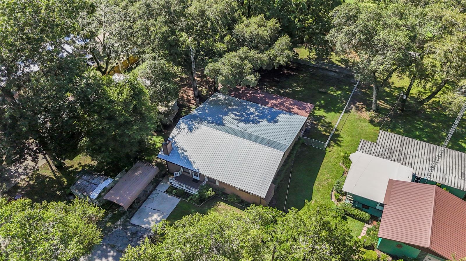 RIVER RETREATS - Residential