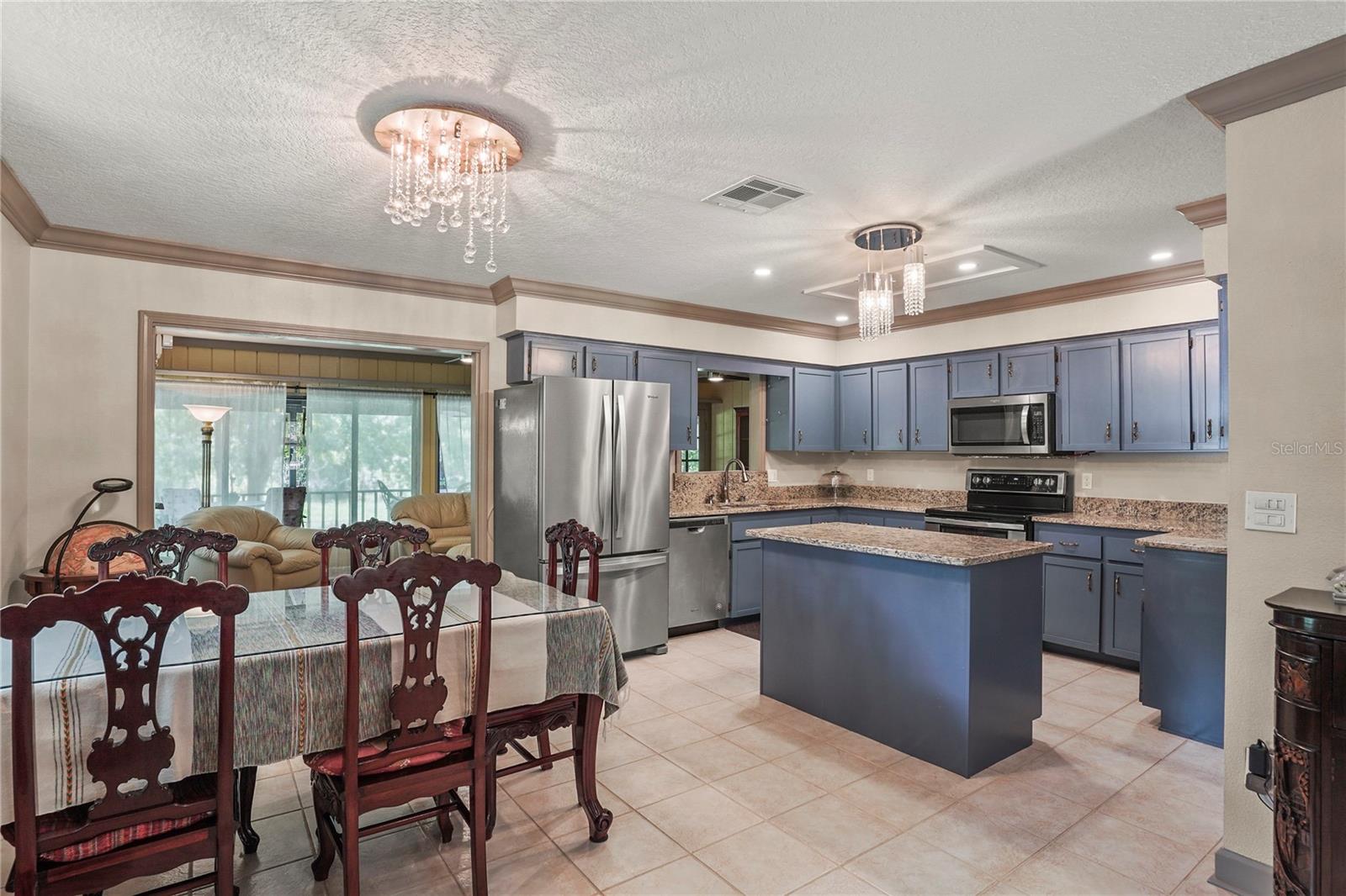 RIVER RETREATS - Residential