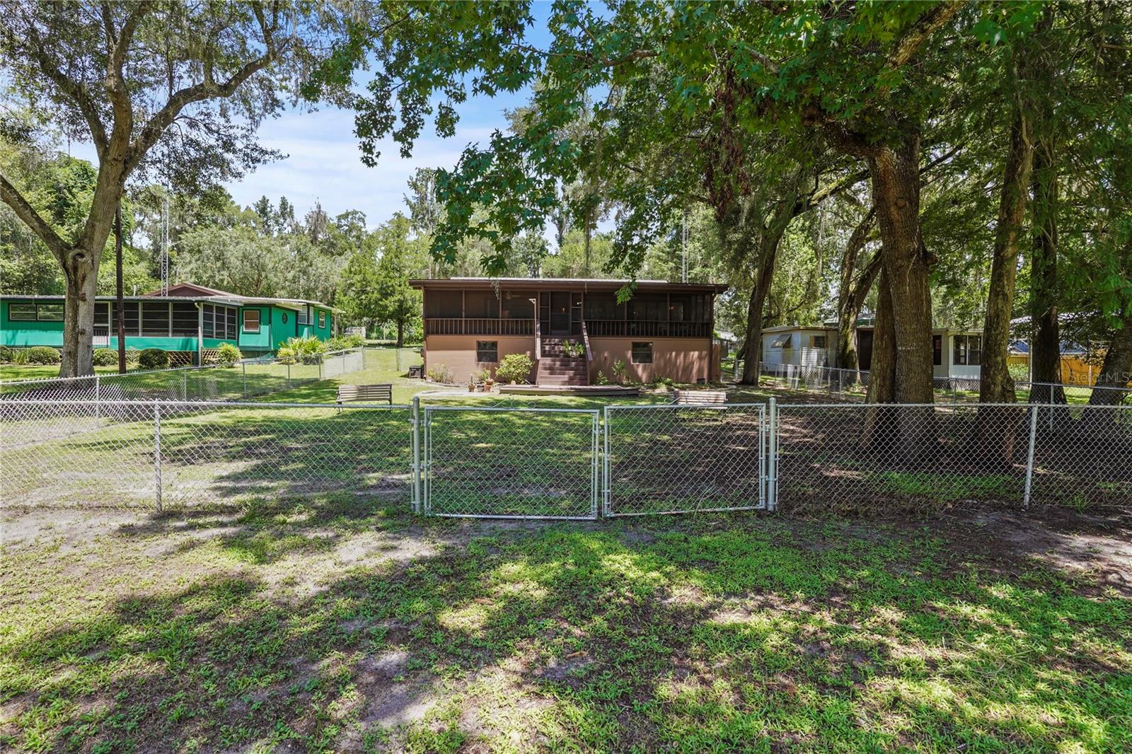 RIVER RETREATS - Residential