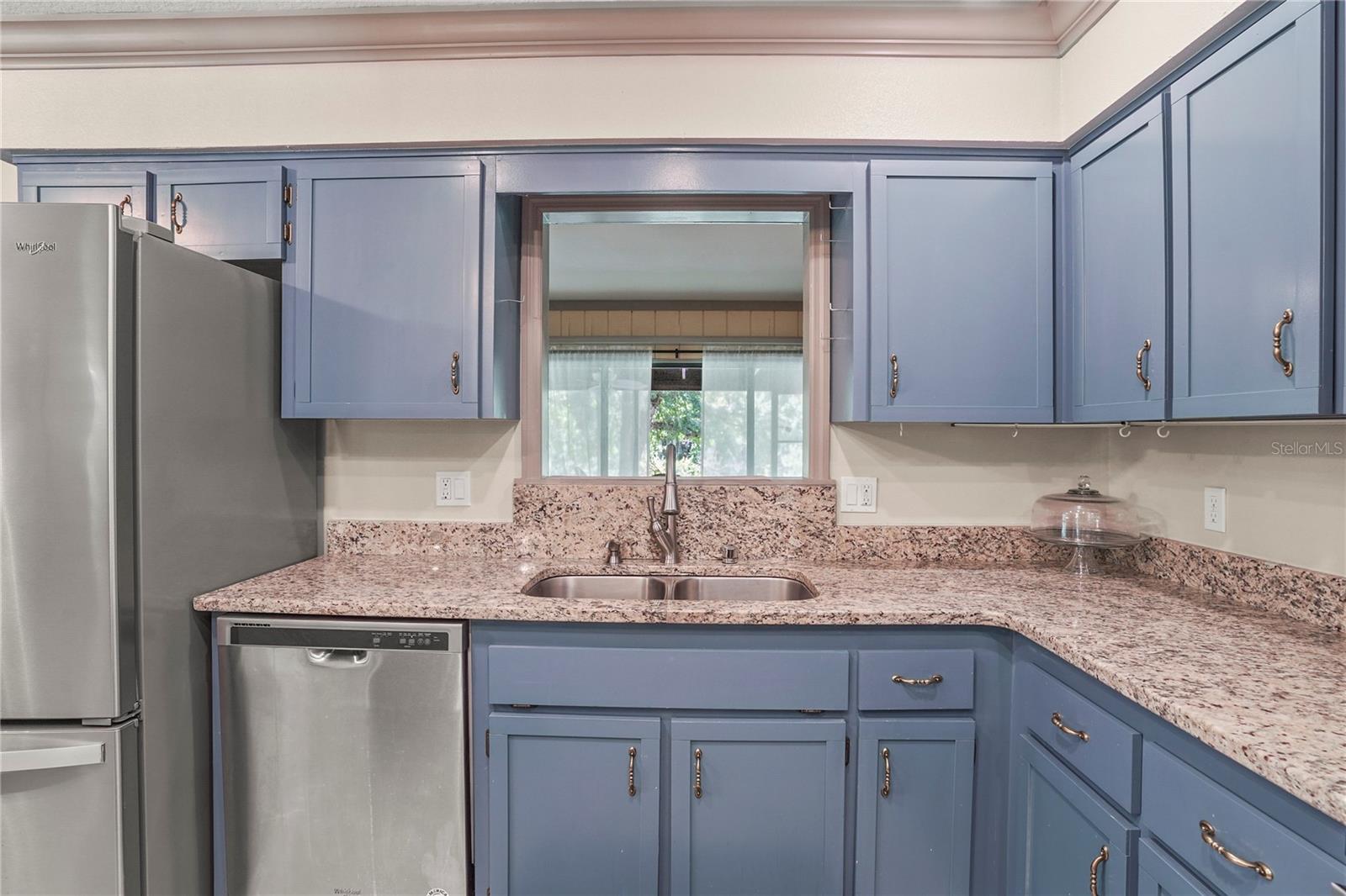 RIVER RETREATS - Residential