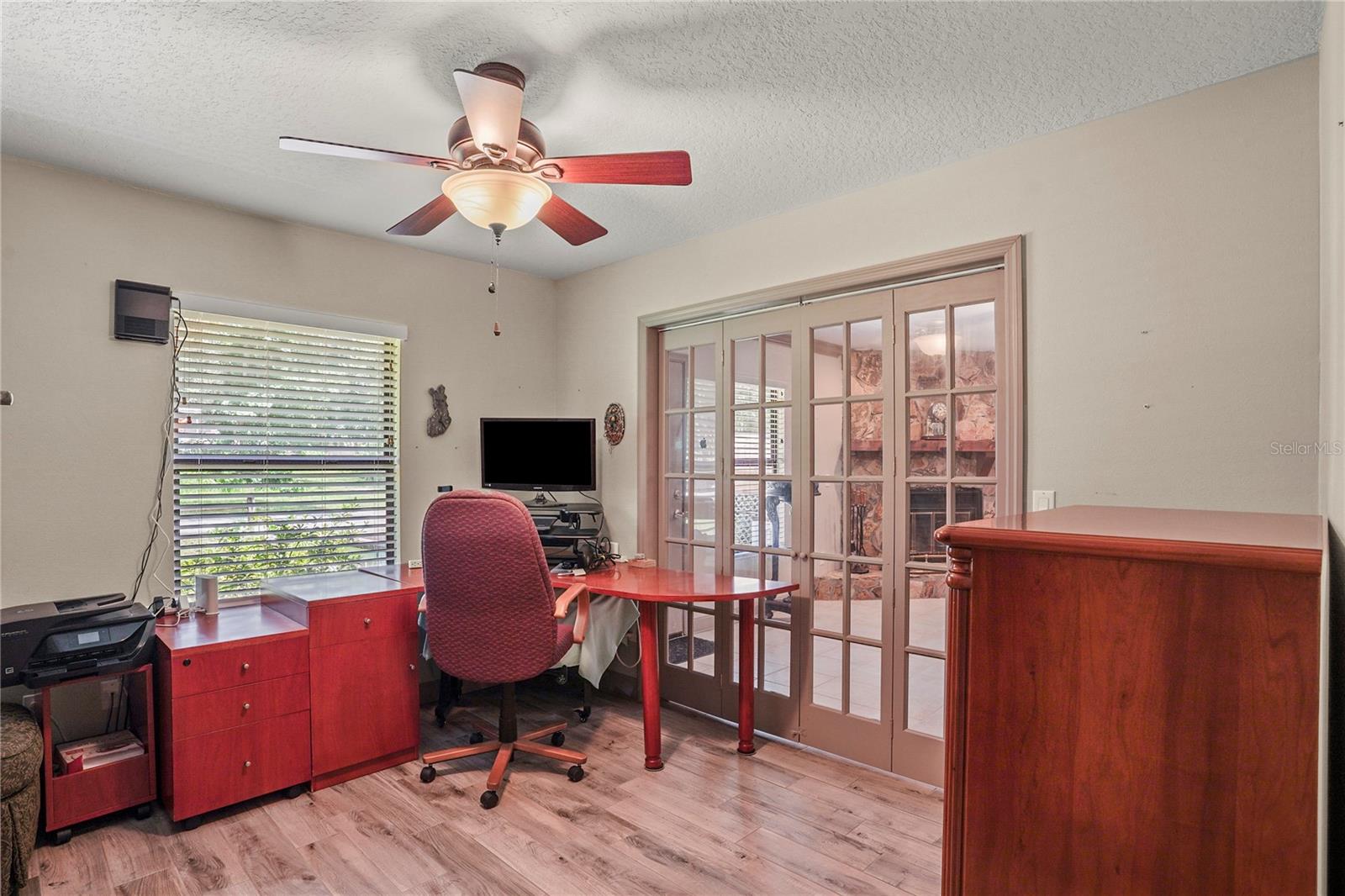 RIVER RETREATS - Residential