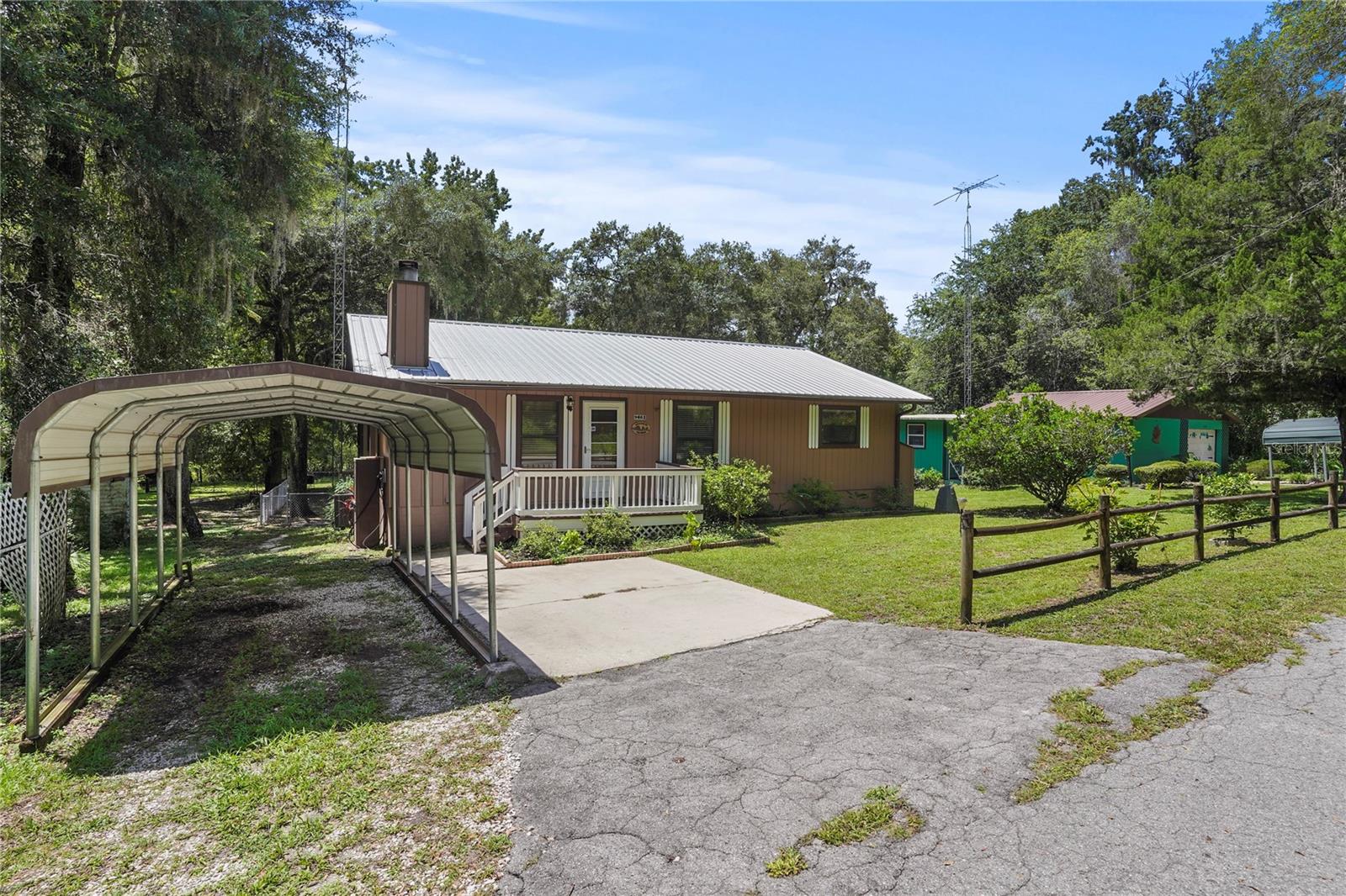 RIVER RETREATS - Residential