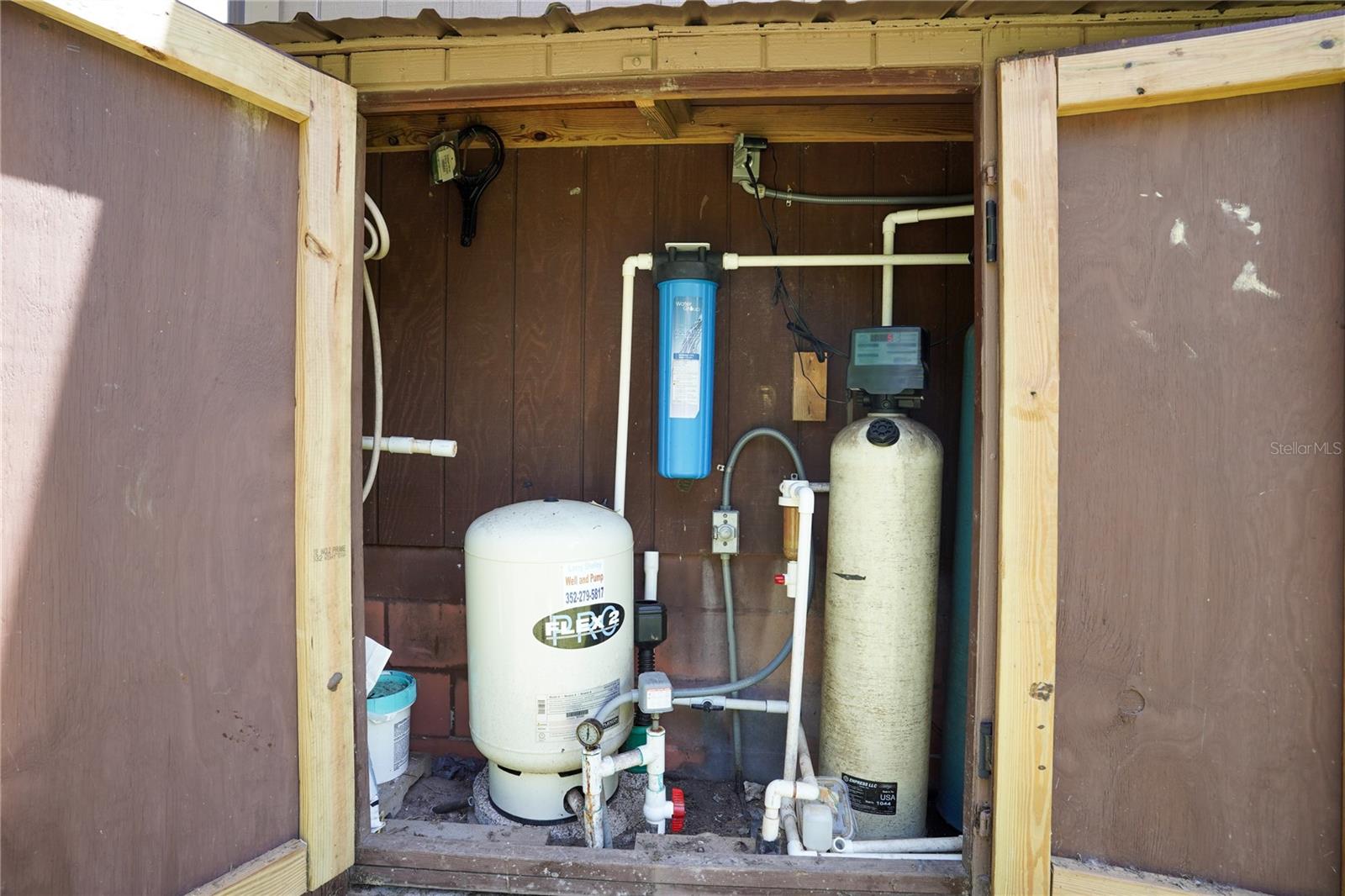 RIVER RETREATS - Residential