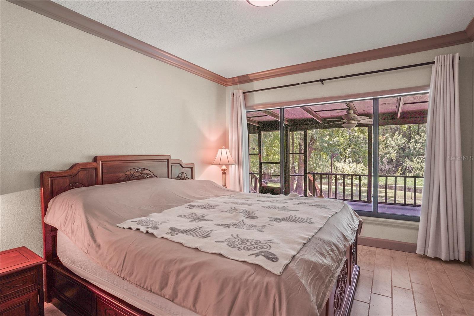 RIVER RETREATS - Residential