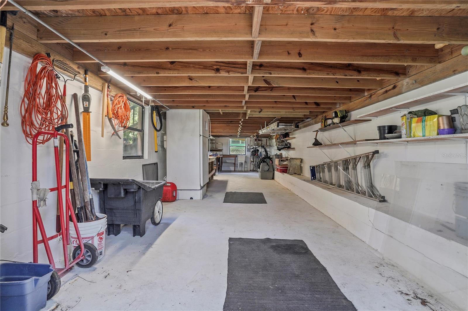 RIVER RETREATS - Residential