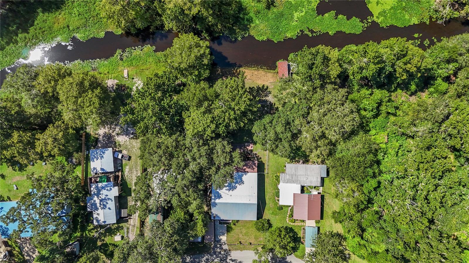 RIVER RETREATS - Residential