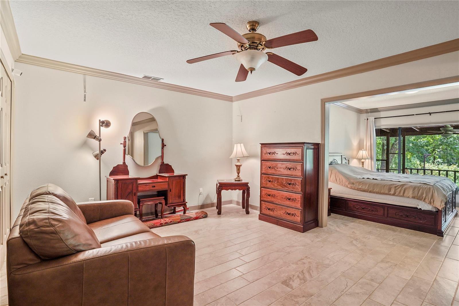 RIVER RETREATS - Residential