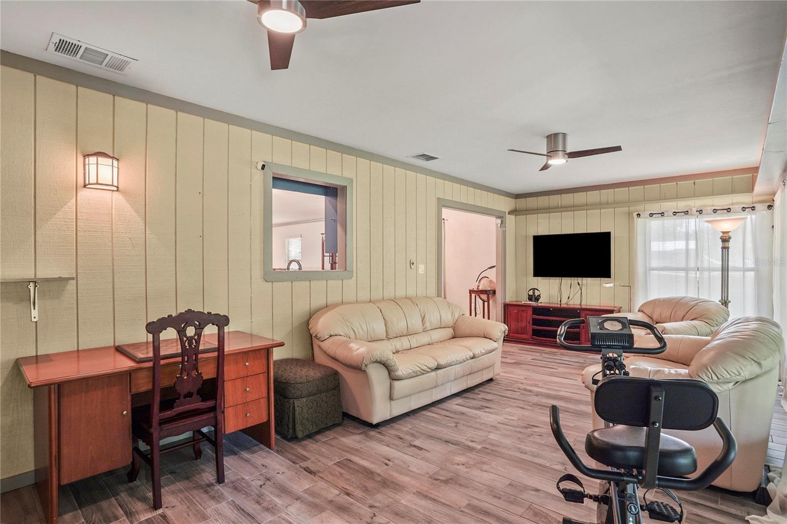 RIVER RETREATS - Residential