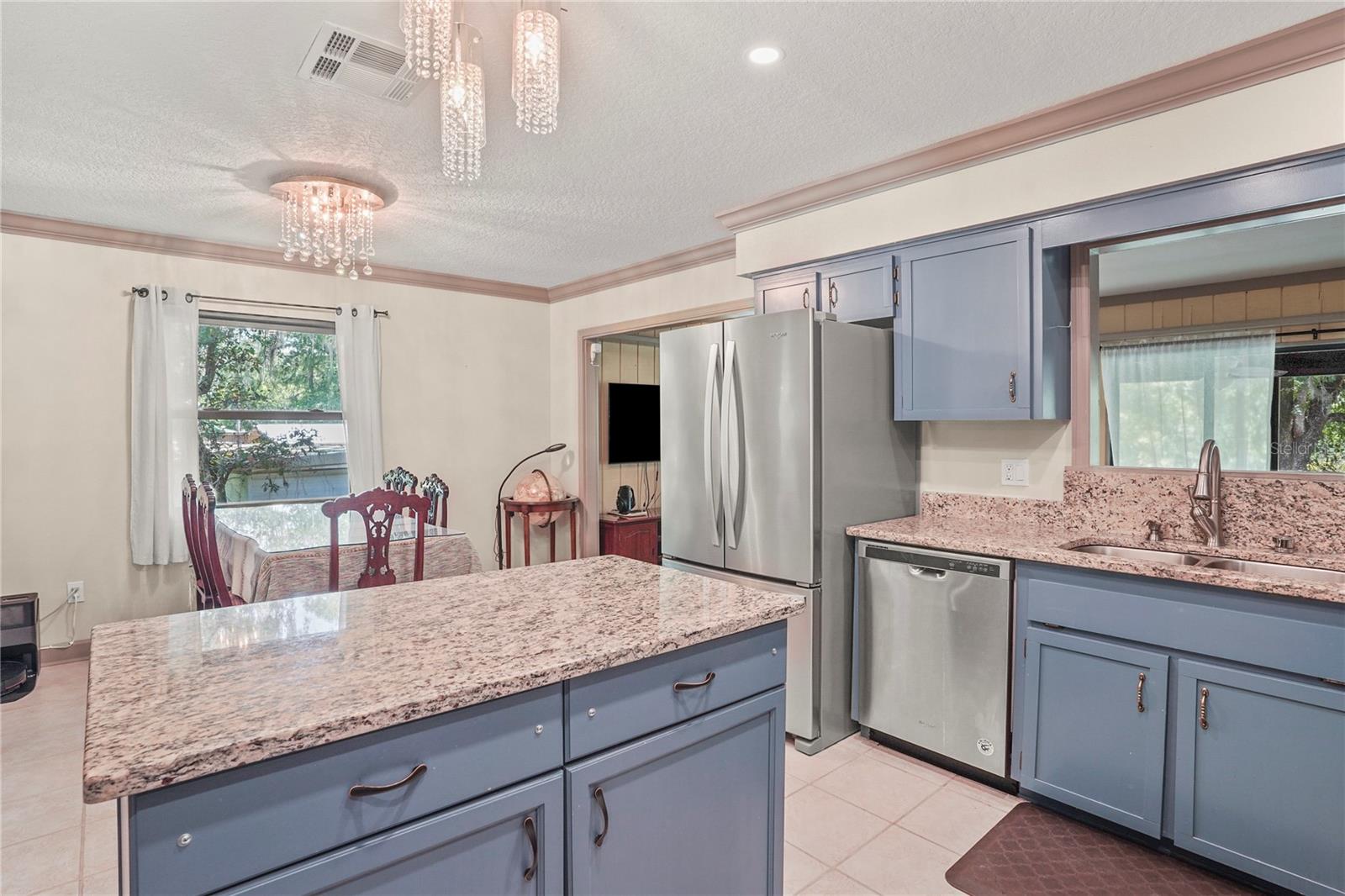 RIVER RETREATS - Residential