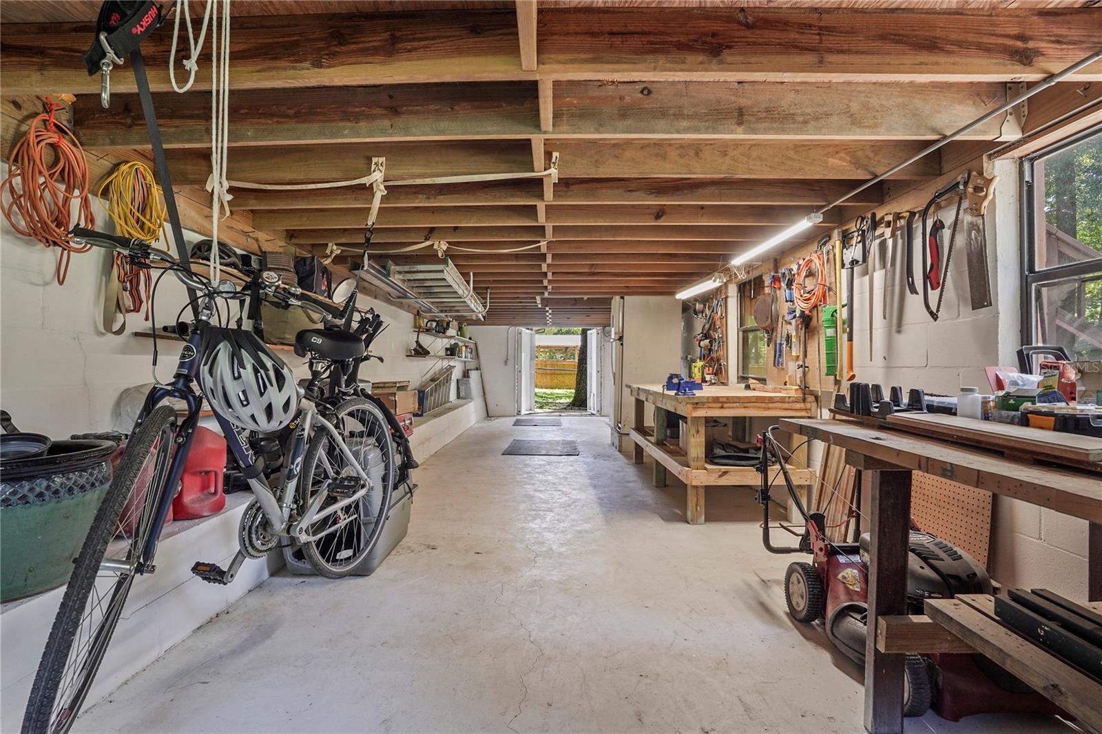 RIVER RETREATS - Residential