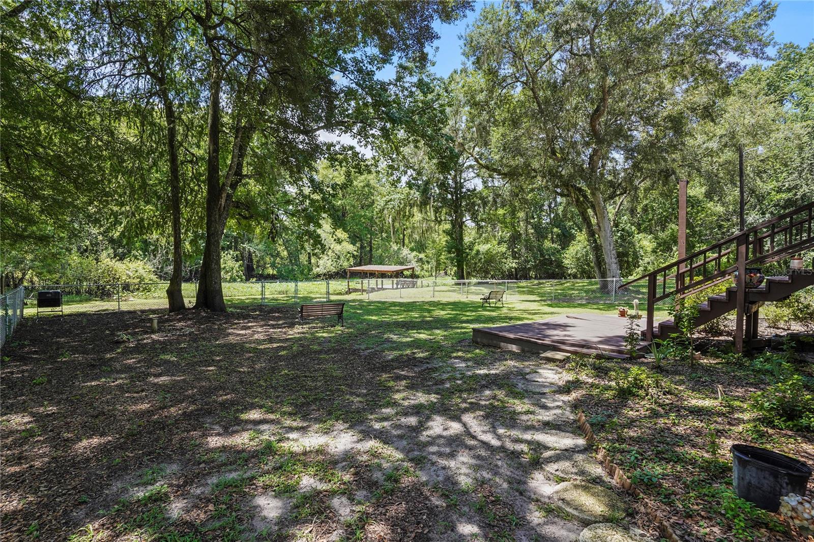 RIVER RETREATS - Residential