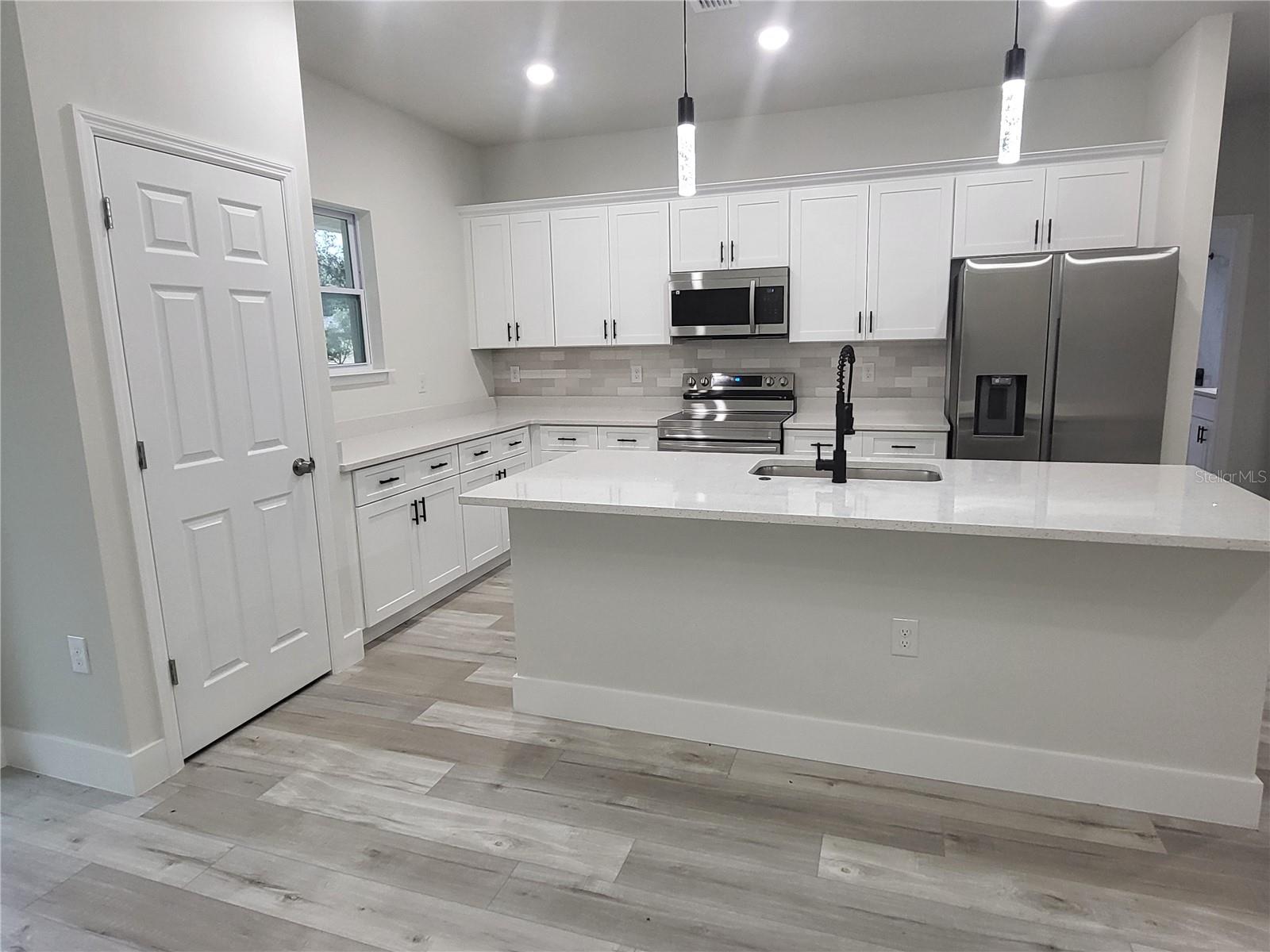 CITRUS SPGS UNIT 08 - Residential Lease