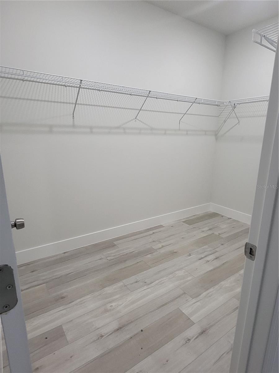 CITRUS SPGS UNIT 08 - Residential Lease