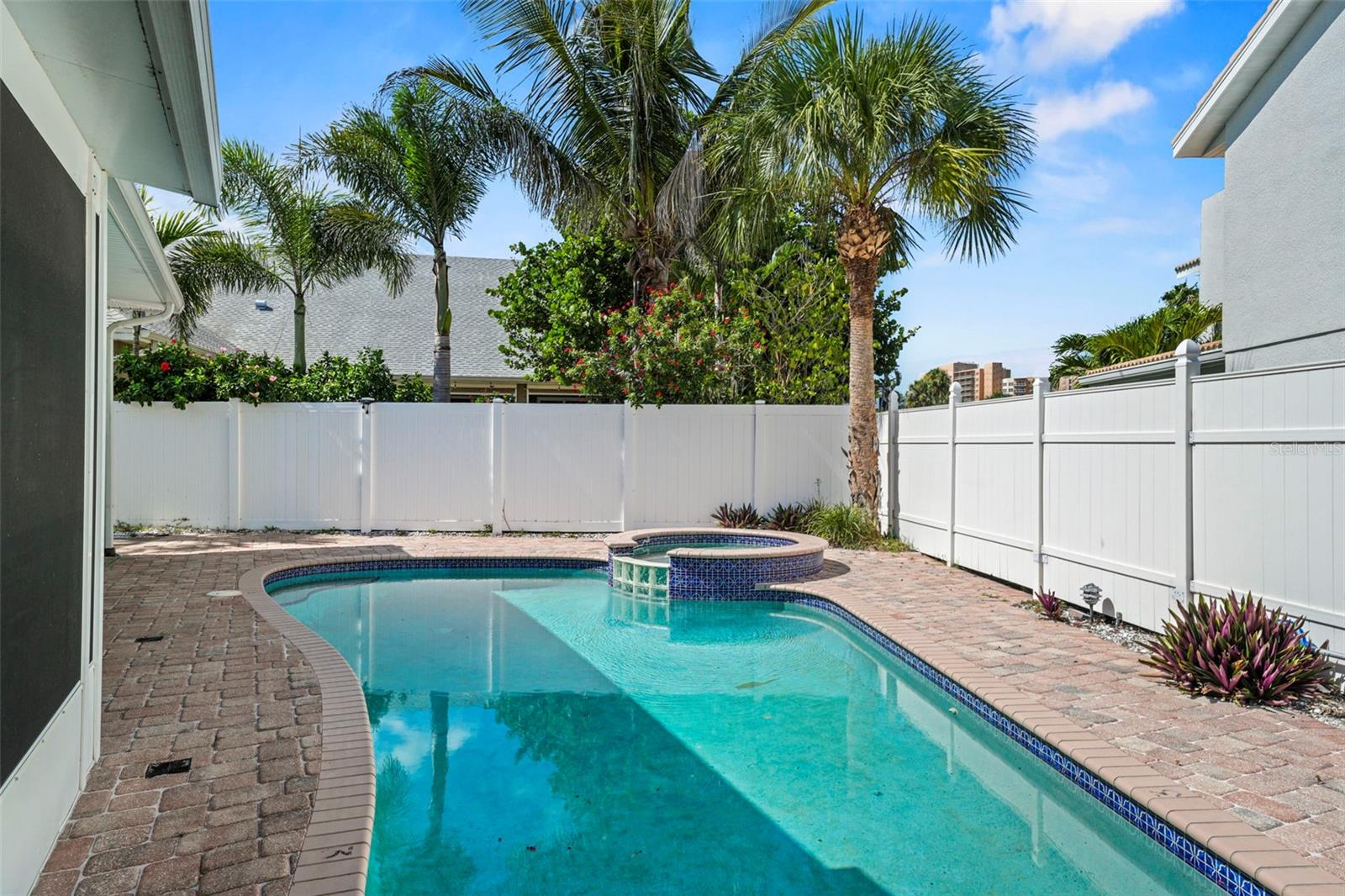 CARLOUEL SUB - Residential