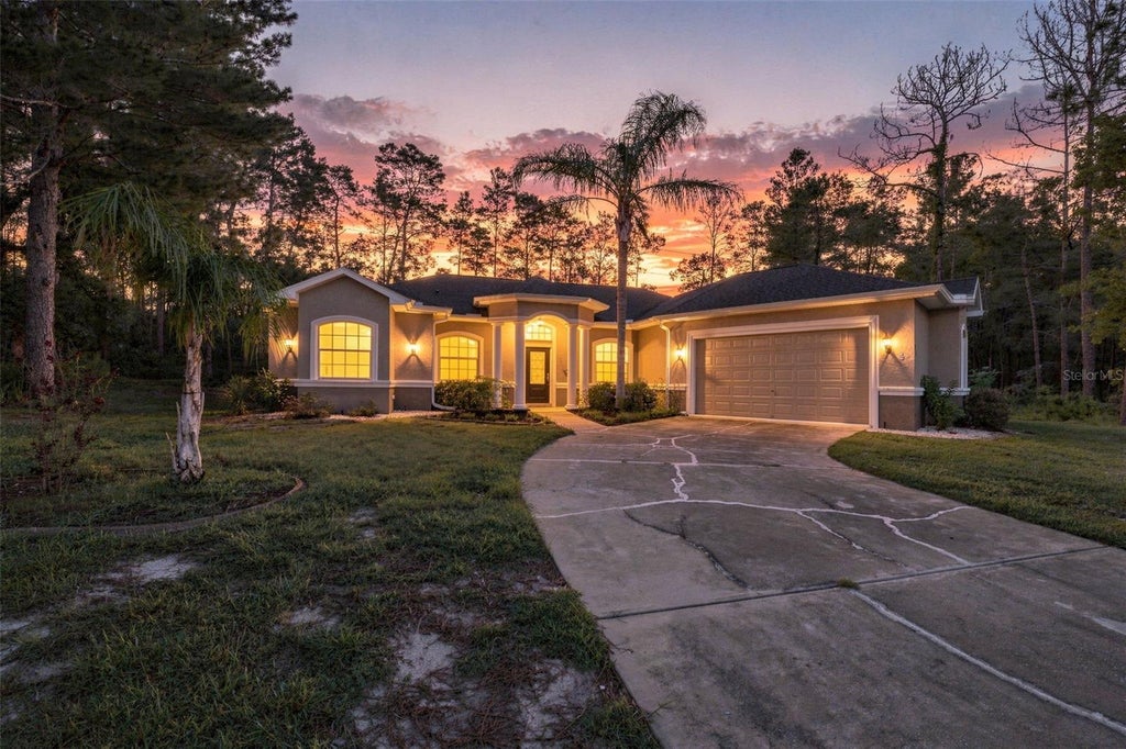 Photo of 25 Sanders Circle, Homosassa, FL 34446 (MLS # W7889130)