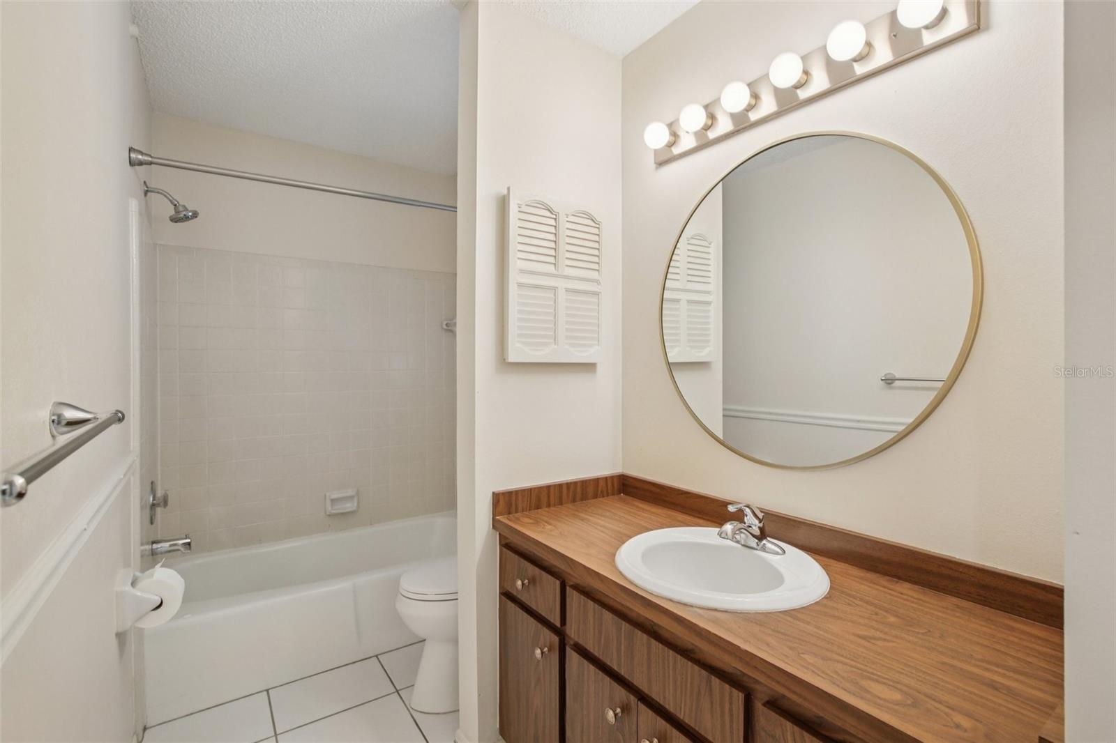 CARLENTINI - Residential Lease