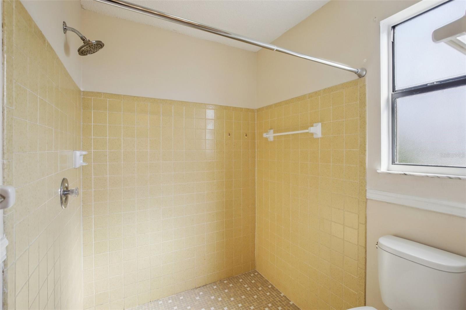 CARLENTINI - Residential Lease