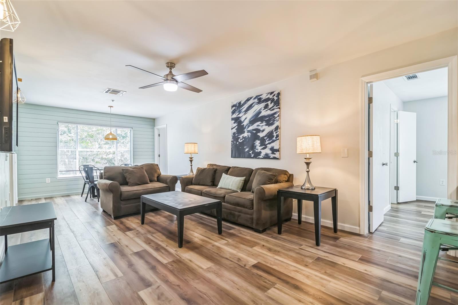 Don’t miss this incredible opportunity to own a newly remodeled, fully furnished 4-bedroom, 4-bathroom condo located in the heart of Gainesville! Perfectly situated near shopping, dining, and entertainment, this spacious unit offers both comfort and convenience.
Each bedroom features its own private bathroom, offering the perfect setup for privacy and personal space. The unit also features a laundry closet with washer and dryer, brand-new vinyl flooring, a new water heater, new kitchen cabinets, fresh paint throughout, and new blinds—move-in ready with all the upgrades you need!
Enjoy community amenities such as a pool and a bus stop right outside the entrance—making commuting around Gainesville a breeze.
Schedule your tour today—you won’t be disappointed!