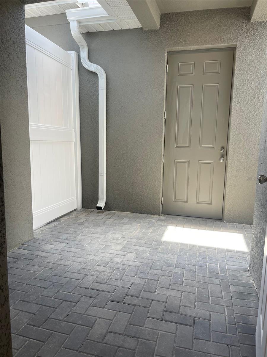 BRIXTON TWNHMS - Residential Lease