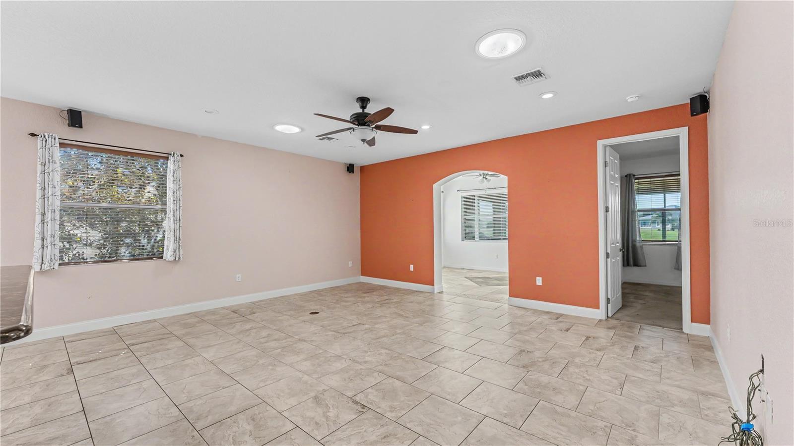 376 NOLANE LANE