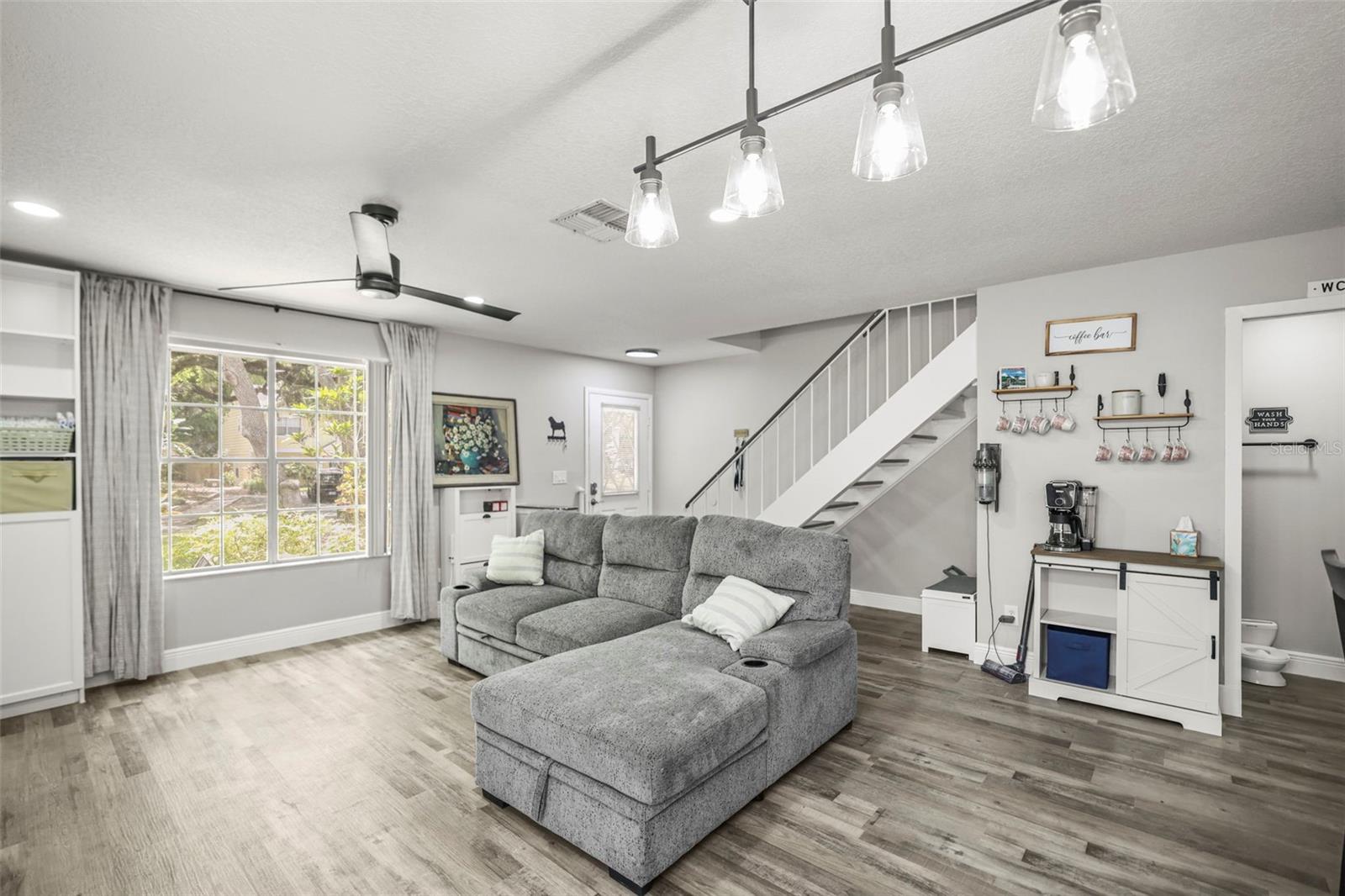 FRANKLIN SQUARE - Residential