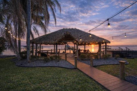 Photo of 14261 SE 128th Street, Ocklawaha, FL 32179 (MLS # OM722668)