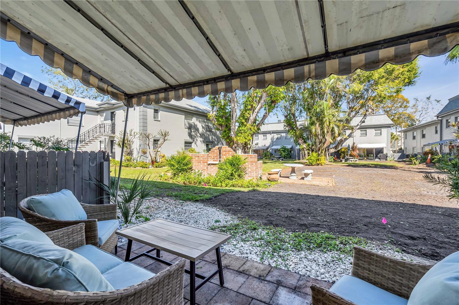 LES CHATEAUX CONDO - Residential