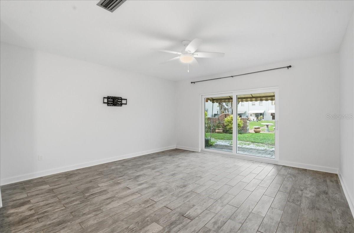 LES CHATEAUX CONDO - Residential