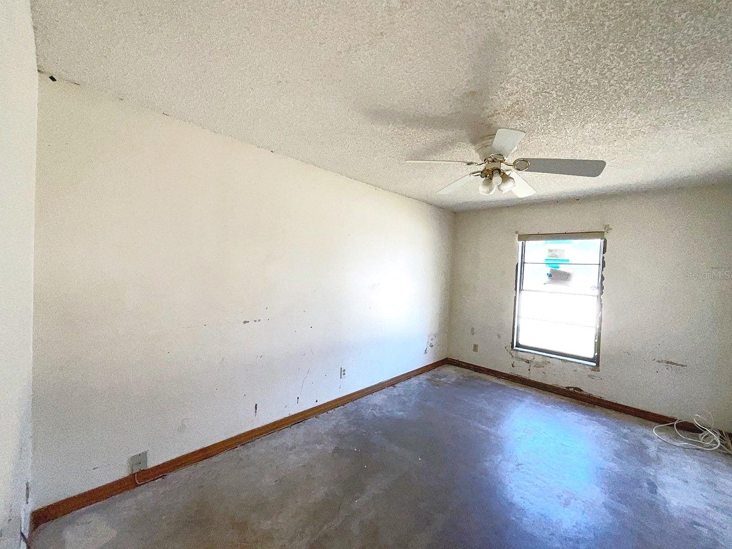 DELTONA LAKES UNIT 09 - Residential