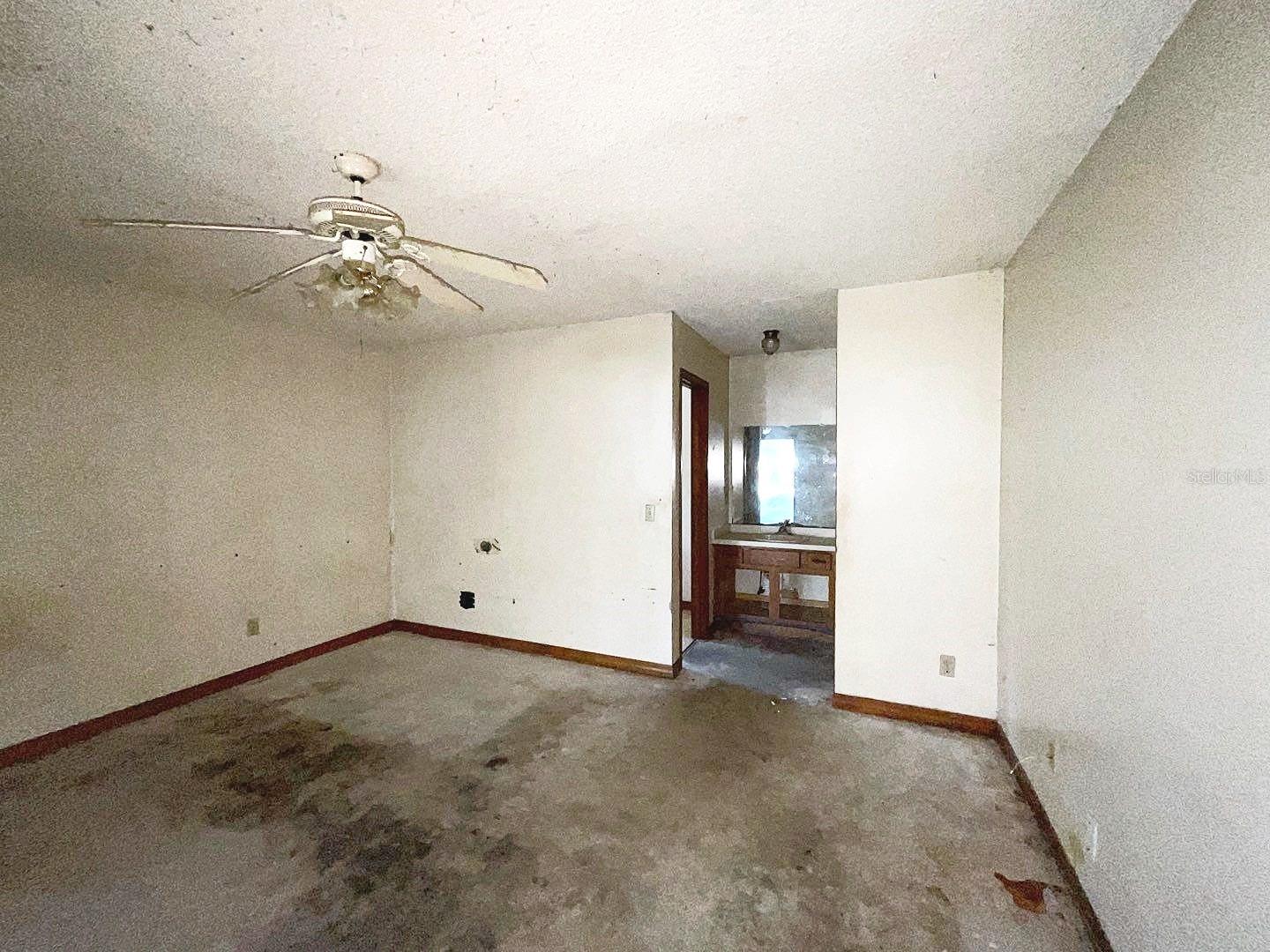 DELTONA LAKES UNIT 09 - Residential