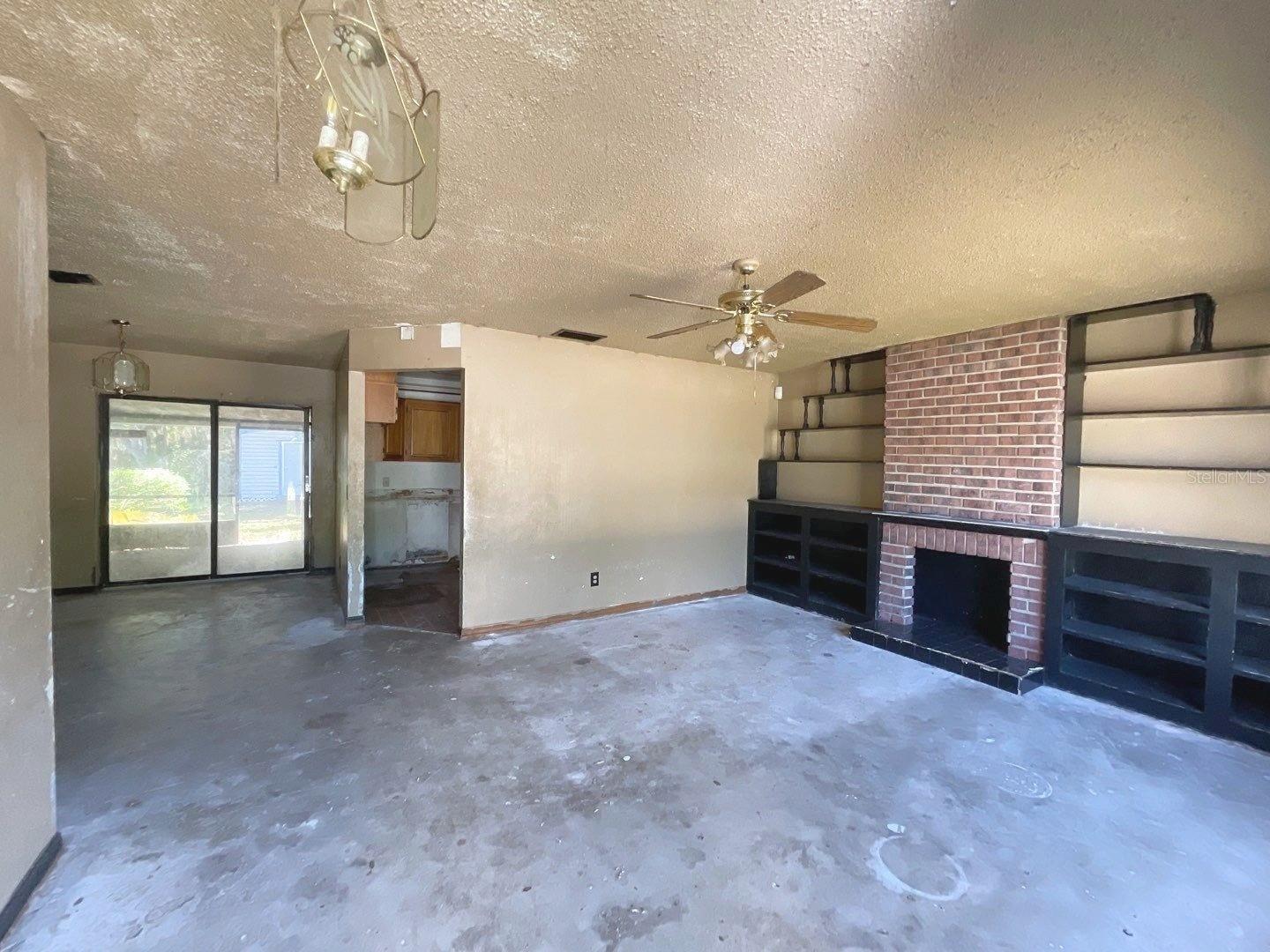 DELTONA LAKES UNIT 09 - Residential